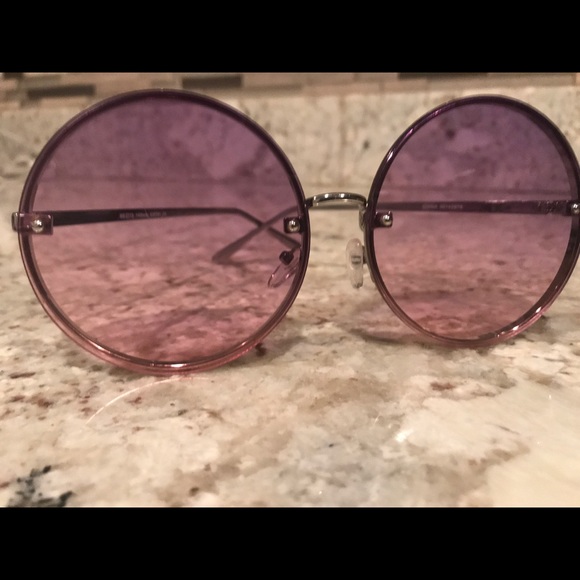 Pair of purple Shades made in China - Picture 6 of 6